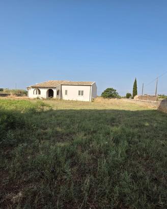 Selinunte villa 5 vani immerse nel verde