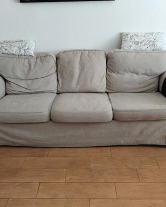 divano IKEA Ektorp