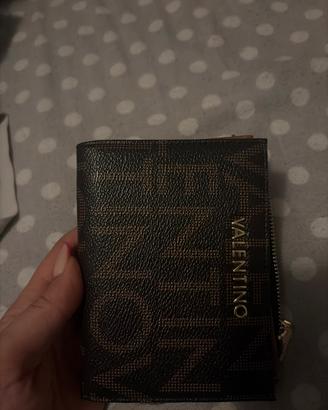 Portafoglio valentino