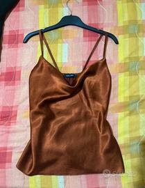 Top satinato color bronzo con scollo a cascata