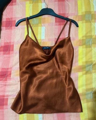 Top satinato color bronzo con scollo a cascata