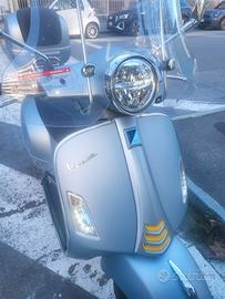 Piaggio Vespa GTS 300