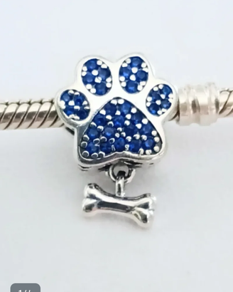 Nuovo charm zampa con osso S925