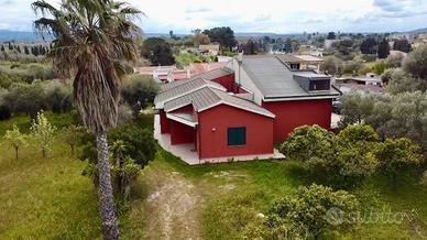 Villa indipendente con terreno