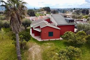 Villa indipendente con terreno