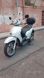Aprilia Scarabeo 250 i.e Motore Piaggio Anno 2009