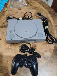 Playstation 1 con pad e cavi
