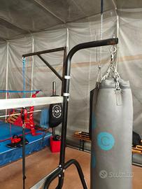 Struttura supporto sacco da boxe