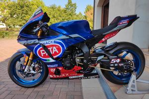 Yamaha R1 - Toprak GYTR edizione limitata