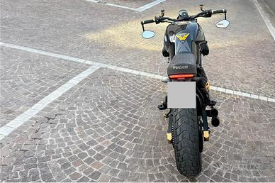 MOTO D’epoca DUCATI  MONSTER 900