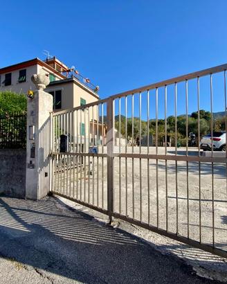 5 LOCALI A GENOVA