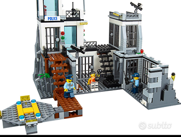 lego City - La caserma della Polizia dell'Isola