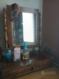 Specchiera con cassetto