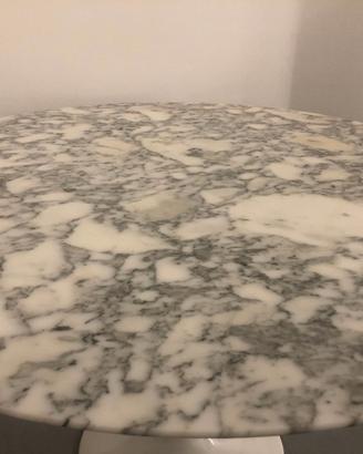 Tavolo Saarinen di Alivar