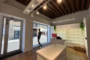 NEGOZIO A MONTEBELLUNA