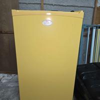 Frigorifero Vintage Daewoo "The Classic" Giallo