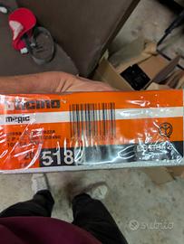 Lotto 20pz BTicino Magic 5180 nuove