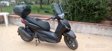 Beverly S 300 i.e. HPE 