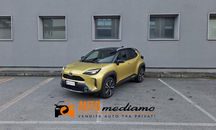 TOYOTA Yaris Cross 1.5 Hyb. AWD PREMIERE 4X4 GARAN