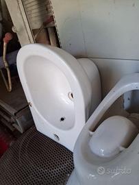 Sanitari sospesi per bagno