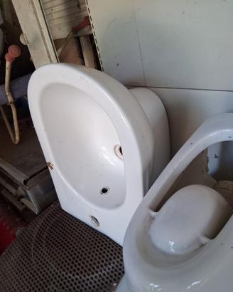 Sanitari sospesi per bagno