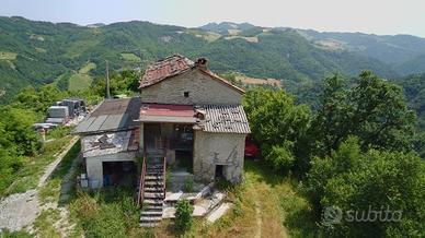 Casa rustica in collina