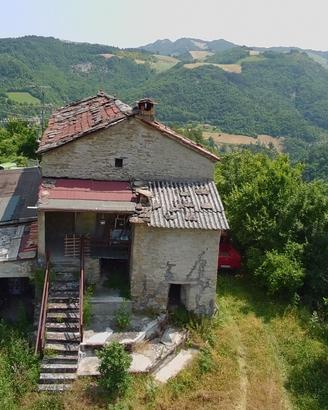 Casa rustica in collina