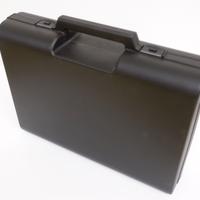 Valigette in materiale plastico con spugna interna