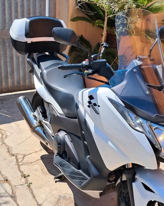 Honda integra 750 DCT