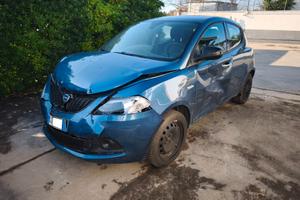 Lancia Ypsilon 1.0 Hybrid INCIDENTATA