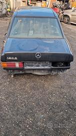 Mercedes Benz 190 e w201 2.0 8v per ricambi (2a)