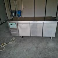 Tavolo frigo in acciaio inox