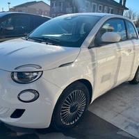 Fiat 500e Berlina 42 kWh Icon