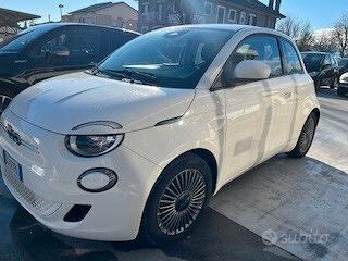 Fiat 500e Berlina 42 kWh Icon