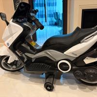 T-max scooter a batteria