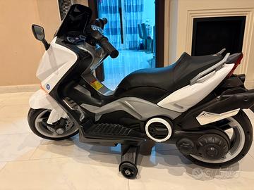 T-max scooter a batteria