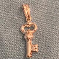 Ciondolo a forma di chiave in argento