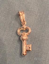 Ciondolo a forma di chiave in argento