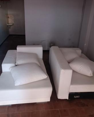 Divano in eco pelle bianca che diventa letto