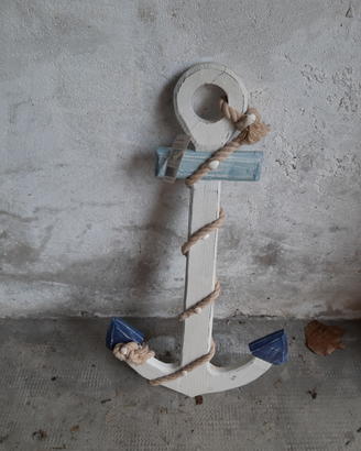 Ancora in legno stile mare