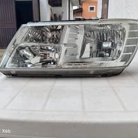 faro sx FIAT Freemont 