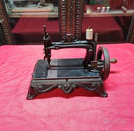 Antica macchina da cucire Brunonia del' 1880