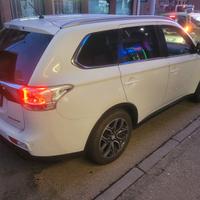 Mitsubishi Outlander 7 posti,2.2 TD full tettuccio