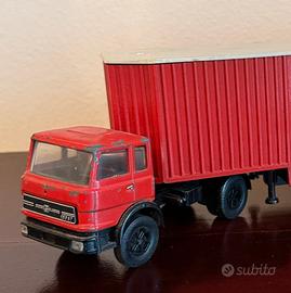 Old Cars Fiat 130 con Rimorchio