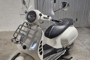 Vespa GT 300