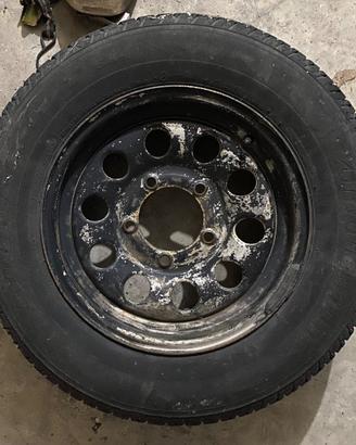 Ruota di scorta per Suzuki samurai