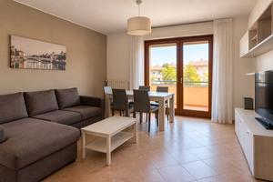 Trilocale con terrazzo in zona Garda