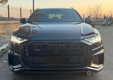 AUDI Audi Q8 Sport 50 TDI quattro