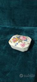 scatola portagioie vintage dipinta fiori