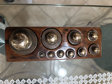 Pesi per bilancia antica